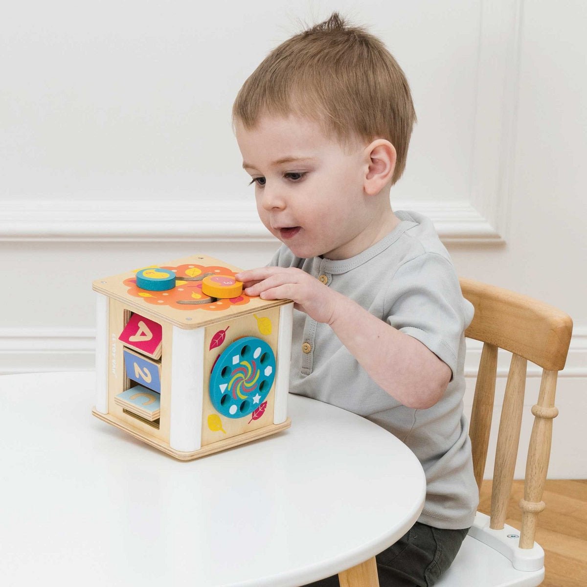 Cube d'Activités pour Tout-Petits - Mousse Café coop de solidarité