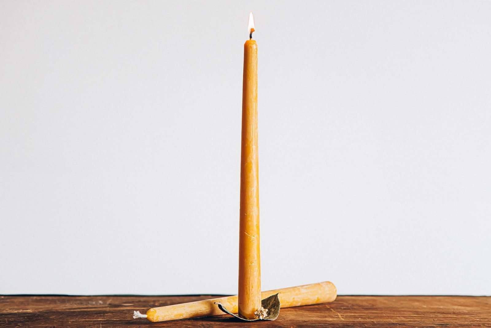 Chandelle Longue 100% cire d'abeilles - Mousse Café coop de solidarité